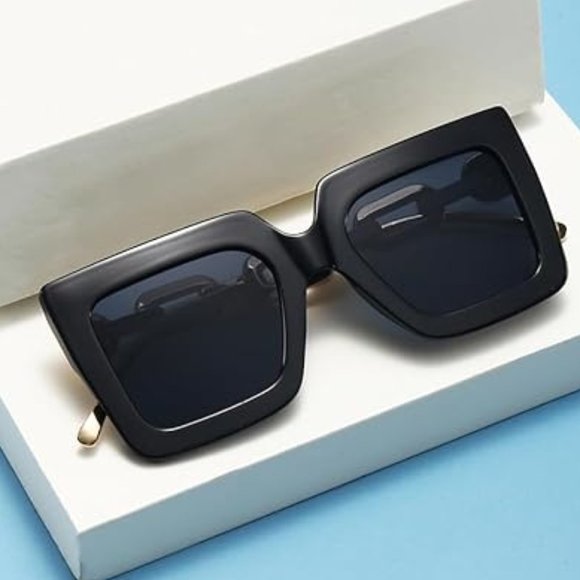 "Ali" oversized square sunglasses - Picture 8 of 8